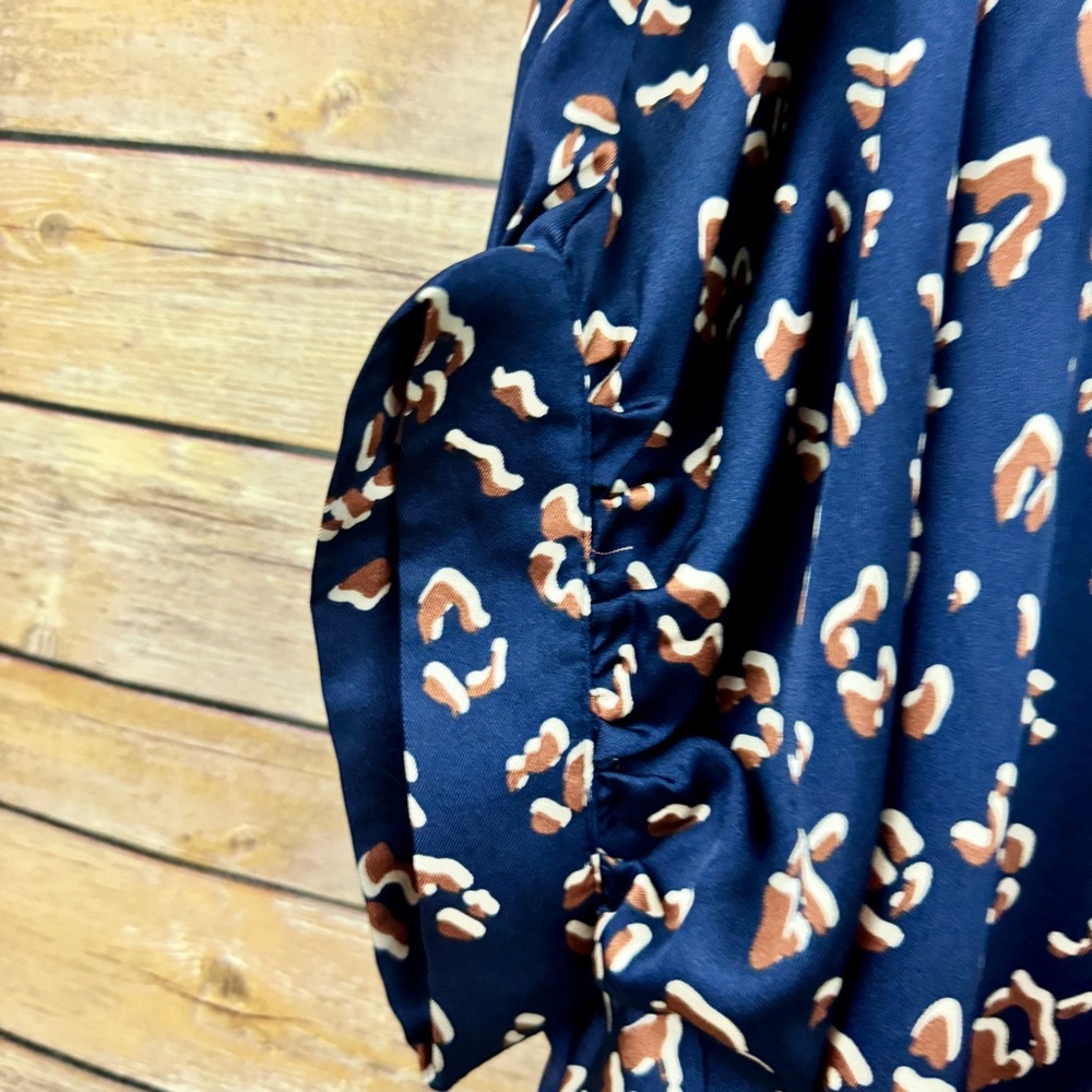Entro Womens Blue Brown Animal Print Short Sleeve Button Up Blouse 1X - Picture 8 of 8